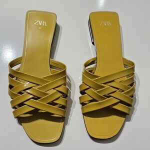 Zara Women's Mustard Crisscross Sandals